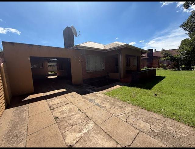 6 BEDROOM HOUSE FOR SALE IN VANDERBIJLPARK CE 2